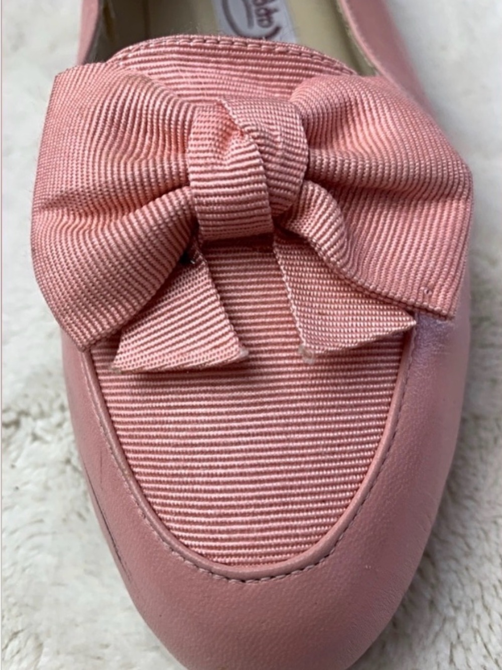 Vintage pink leather flats with bow, by Pappagalo. Size 8.5 Pre-owned